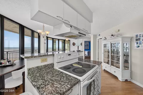 Kitchen - 1295 Ocean Shore Blvd, Ormond Beach, FL 32176 photo 2 of 3