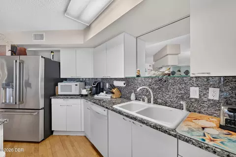 Kitchen - 1295 Ocean Shore Blvd, Ormond Beach, FL 32176 photo 3 of 3
