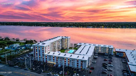 2711 N Halifax Ave, Daytona Beach, FL 32118