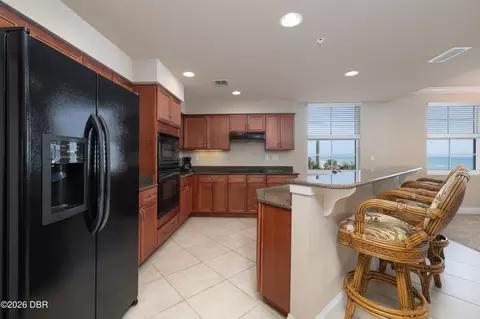 Kitchen - 1425 Ocean Shore Blvd, Ormond Beach, FL 32176 photo 4 of 5