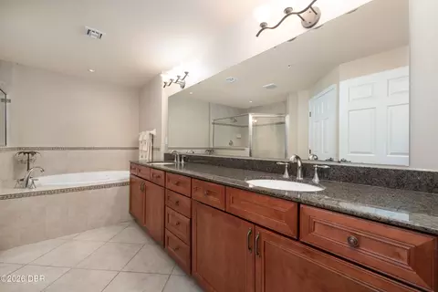 Bath - 1425 Ocean Shore Blvd, Ormond Beach, FL 32176 photo 2 of 4