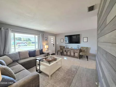 Living - 35 Seacrest Dr, Ormond Beach, FL 32176 photo 2 of 2
