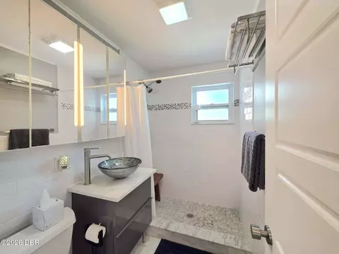 Bath - 35 Seacrest Dr, Ormond Beach, FL 32176 photo 1 of 3