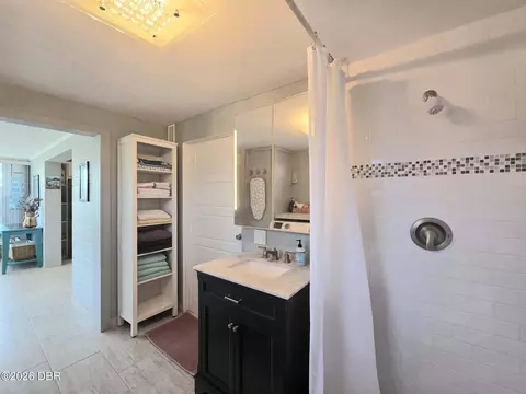 Bath - 35 Seacrest Dr, Ormond Beach, FL 32176 photo 3 of 3