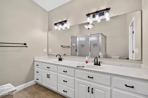 Bath - 1102 12th St, Edgewater, FL 32132 photo 4 of 8