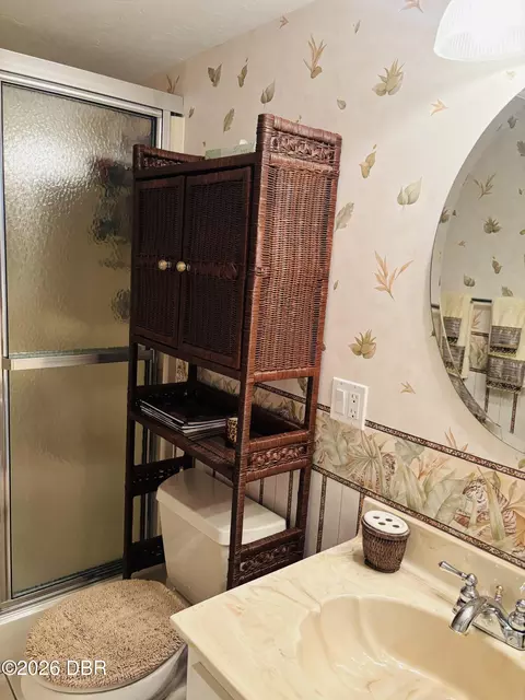 Bath - 1640 Juno Trl, Astor, FL 32102 photo 2 of 2