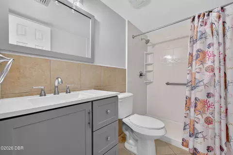 Bath - 2100 Ocean Shore Blvd, Ormond Beach, FL 32176 photo 2 of 2