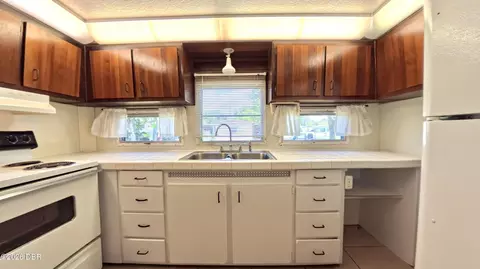 1302 Arroyo Pkwy, Ormond Beach, FL 32174 photo 4