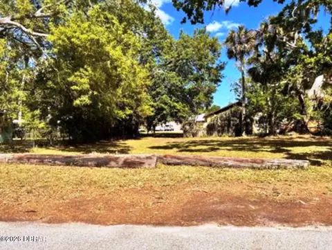 459 Pleasant St, Daytona Beach, FL 32114