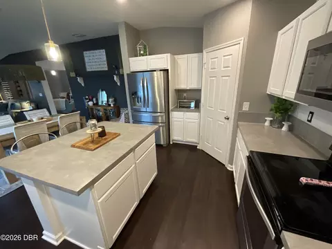 Kitchen - 80 Pergola Pl, Ormond Beach, FL 32174 photo 4 of 4