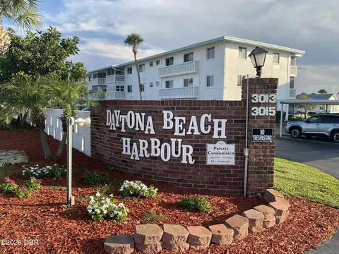 3011 N Halifax Ave, Daytona Beach, FL 32118
