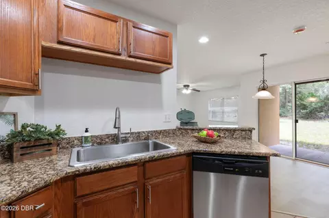 Kitchen - 4600 E Moody Blvd, Bunnell, FL 32110 photo 4 of 7