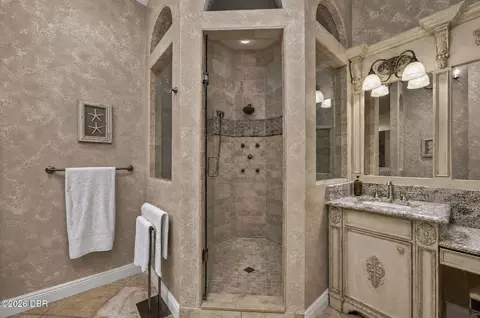 Bath - 1817 SE 34th Ln, Ocala, FL 34471 photo 4 of 9