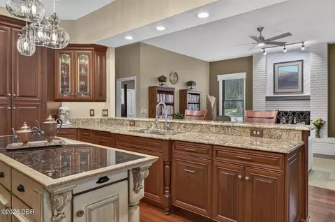 Kitchen - 1817 SE 34th Ln, Ocala, FL 34471 photo 5 of 9