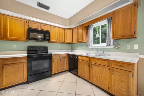 Kitchen - 99 Old Barn Trl, Ormond Beach, FL 32174 photo 1 of 1