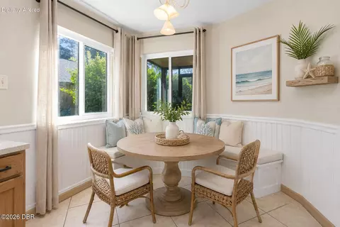Dining - 99 Old Barn Trl, Ormond Beach, FL 32174 photo 2 of 3