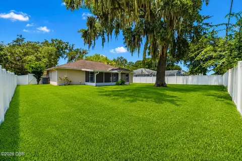 Exterior - 3047 Yule Tree Dr, Edgewater, FL 32141 photo 4 of 4