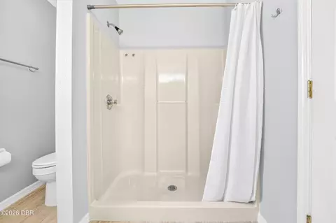 Bath - 3047 Yule Tree Dr, Edgewater, FL 32141 photo 3 of 6