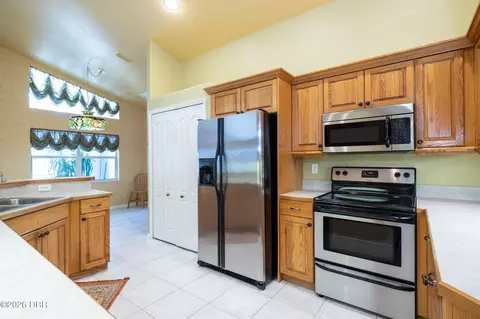 Kitchen - 3722 Longford Cir, Ormond Beach, FL 32174 photo 3 of 4