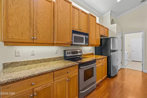 Kitchen - 1309 Munster Cir, Ormond Beach, FL 32174 photo 3 of 3