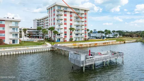 2711 N Halifax Ave, Daytona Beach, FL 32118