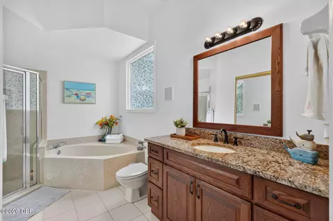 Bath - 426 Harbour Town Ln, Ormond Beach, FL 32174 photo 3 of 4