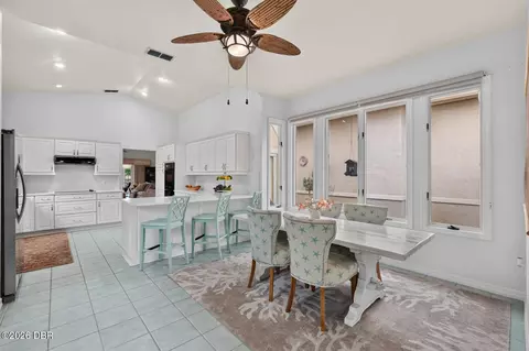 Dining - 426 Harbour Town Ln, Ormond Beach, FL 32174 photo 3 of 3