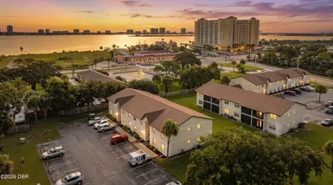 406 Banana Cay Dr, South Daytona, FL 32119