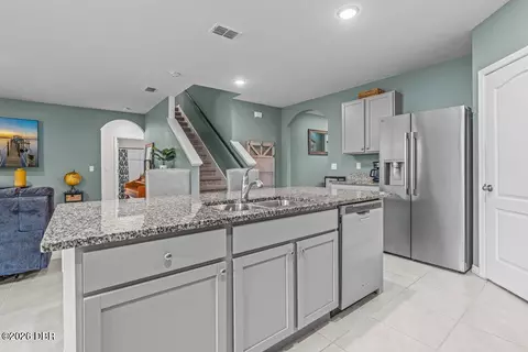 Kitchen - 281 Sunset Point Dr, Ormond Beach, FL 32174 photo 2 of 4