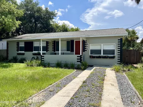 844 Essex Rd, Daytona Beach, FL 32117