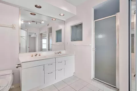 Bath - 544 Marina Point Dr, Ormond Beach, FL 32176 photo 3 of 5