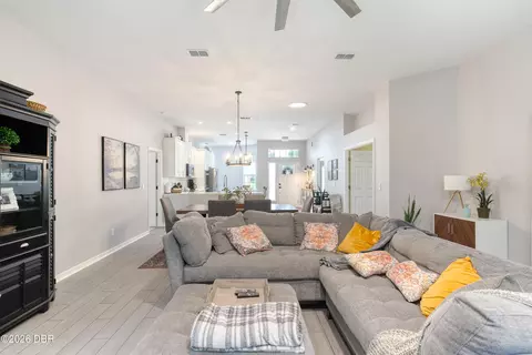Living - 12 Meadow Ridge Vw, Ormond Beach, FL 32174 photo 2 of 3