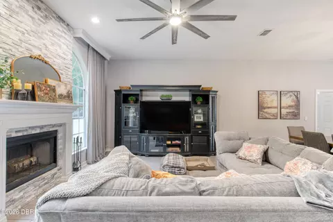 Living - 12 Meadow Ridge Vw, Ormond Beach, FL 32174 photo 1 of 3