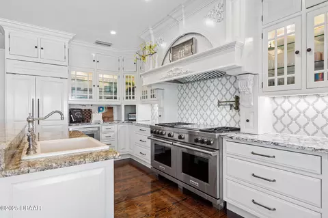 Kitchen - 253 John Anderson Dr, Ormond Beach, FL 32176 photo 2 of 9