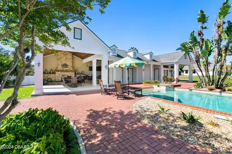 Exterior - 253 John Anderson Dr, Ormond Beach, FL 32176 photo 3 of 11