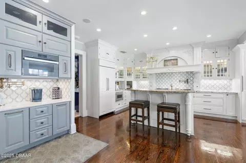 Kitchen - 253 John Anderson Dr, Ormond Beach, FL 32176 photo 3 of 9