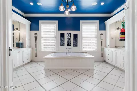 Bath - 253 John Anderson Dr, Ormond Beach, FL 32176 photo 7 of 9