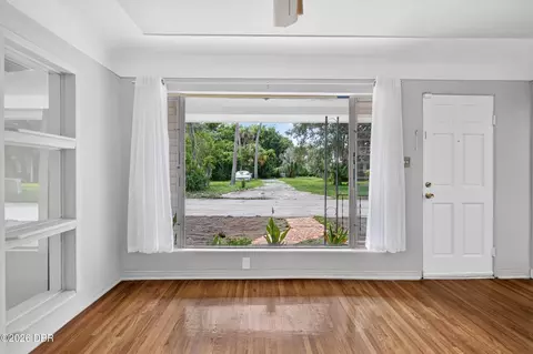 Living - 245 Jefferson St, Ormond Beach, FL 32174 photo 3 of 4