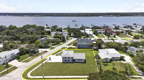2314 S Peninsula Dr, Daytona Beach, FL 32118