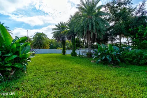 Exterior - 1026 Lake Ave, Edgewater, FL 32132 photo 6 of 7