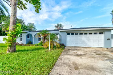 Exterior - 1026 Lake Ave, Edgewater, FL 32132 photo 2 of 7