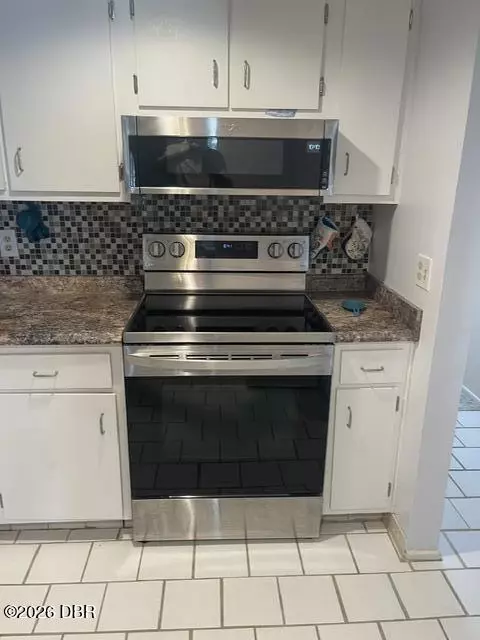Kitchen - 5500 Ocean Shore Blvd, Ormond Beach, FL 32176 photo 2 of 2