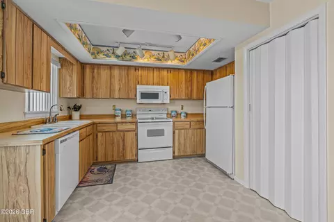 Kitchen - 2898 Ocean Shore Blvd, Ormond Beach, FL 32176 photo 2 of 2