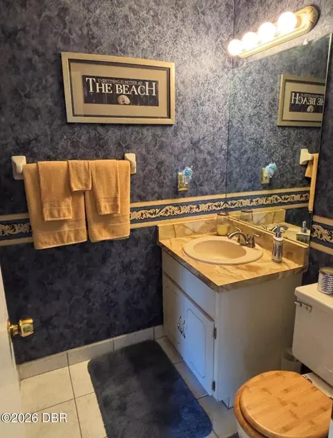 Bath - 2898 Ocean Shore Blvd, Ormond Beach, FL 32176 photo 1 of 4