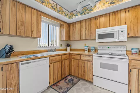 Kitchen - 2898 Ocean Shore Blvd, Ormond Beach, FL 32176 photo 1 of 2