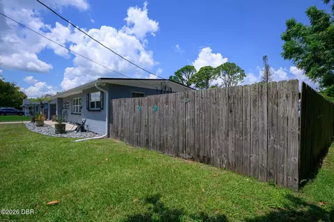 Exterior - 215 Cumberland Ave, Ormond Beach, FL 32174 photo 3 of 13