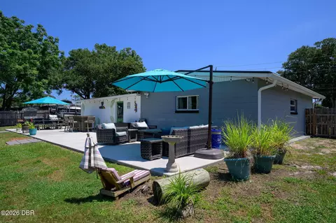Exterior - 215 Cumberland Ave, Ormond Beach, FL 32174 photo 4 of 13