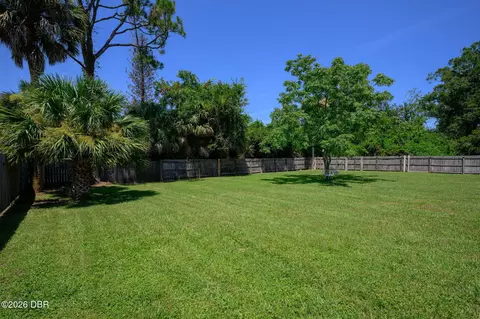 Exterior - 215 Cumberland Ave, Ormond Beach, FL 32174 photo 9 of 13