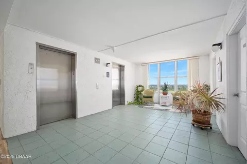 Entry Way - 111 S Atlantic Ave, Ormond Beach, FL 32176 photo 2 of 4
