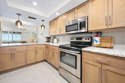 Kitchen - 111 S Atlantic Ave, Ormond Beach, FL 32176 photo 3 of 3